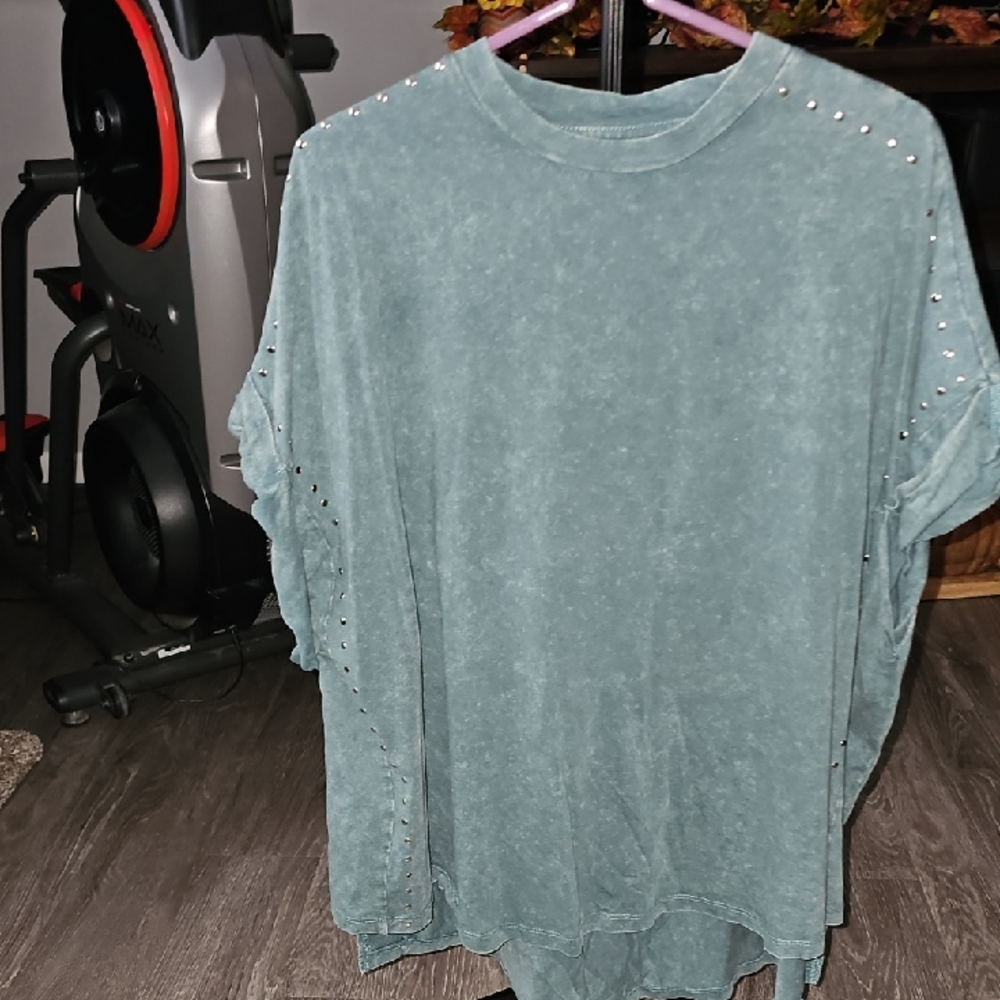 Gilded Intent XS/S Green And Silver Womens Oversized Top!!